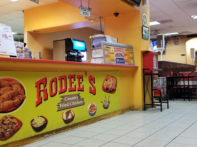 Rodee's Country Fried Chicken interior